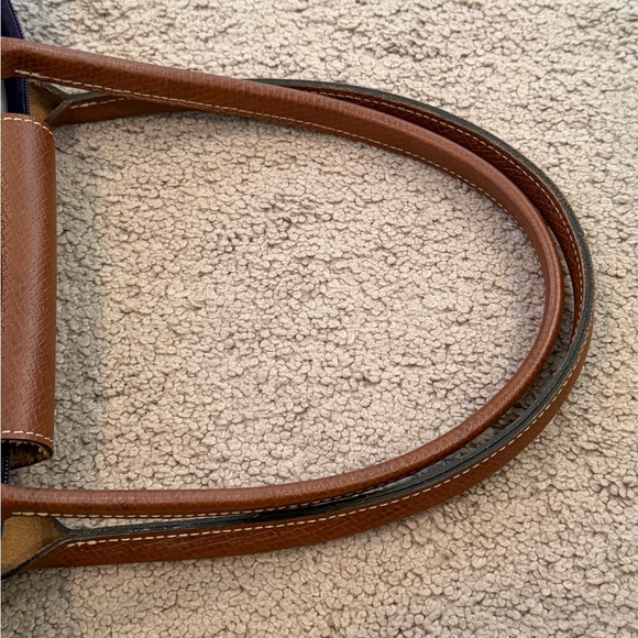 Longchamp Elegant Purple Tote Bag with Brown Accents - Picture 4 of 5